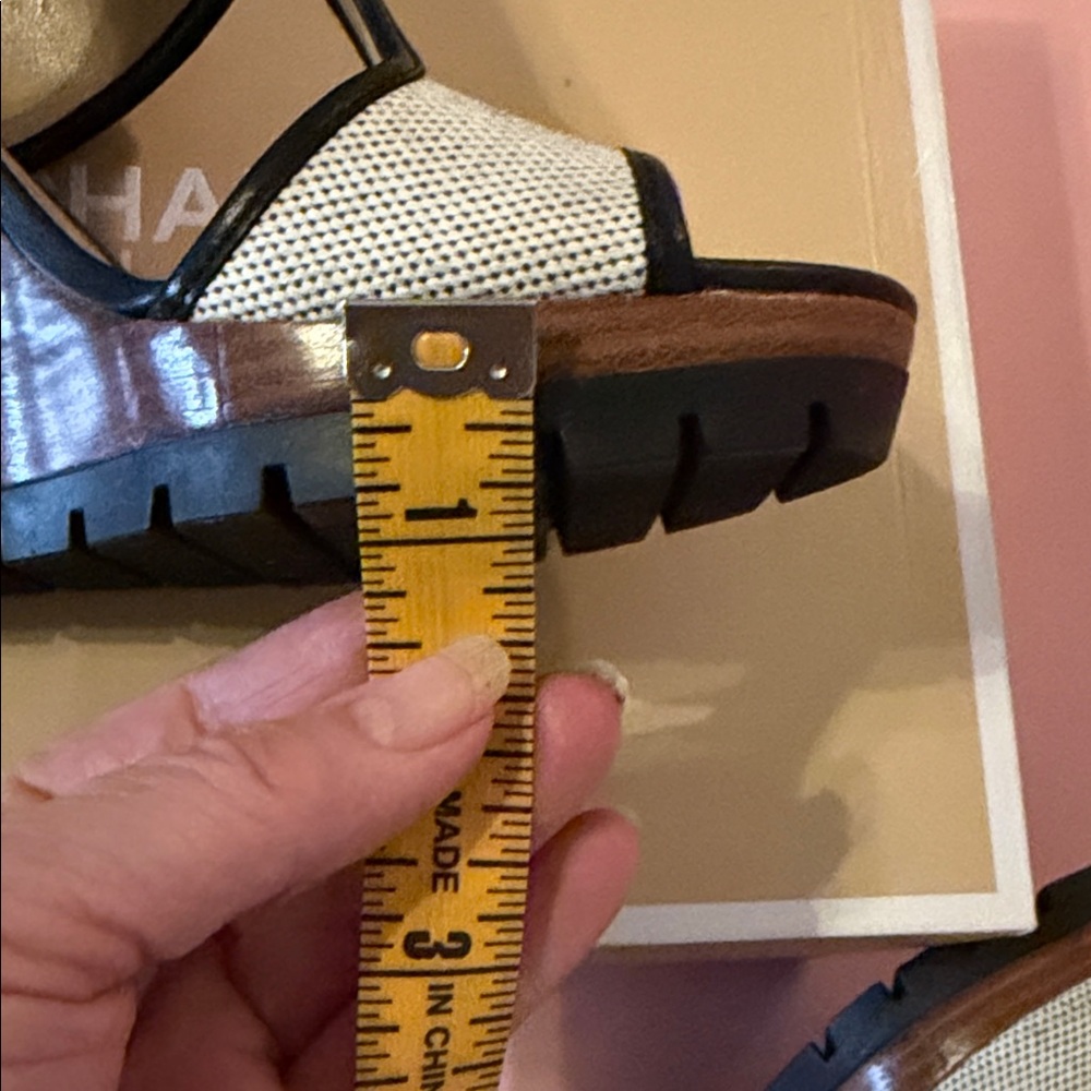 NWT Michael Kors Gillian Black and Cream Canvas Wedges - Picture 10 of 10